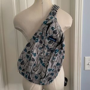 Kavu Rope Sling Bag Crossbody Backpack ~ Winter Leaves